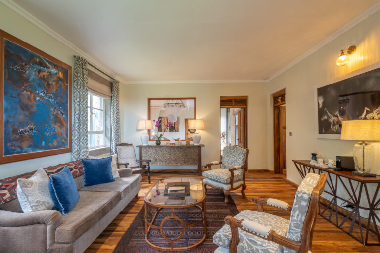 1757934465704giraffe-manor-2025-9161