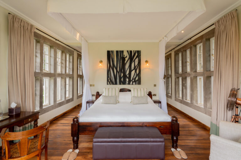 1757934465706giraffe-manor-2025-9218